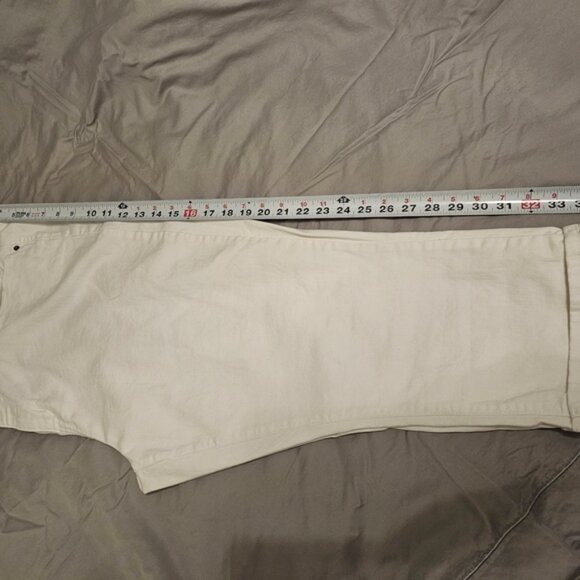 Levi's Cream Ankle Cropped Pants - Picture 7 of 7